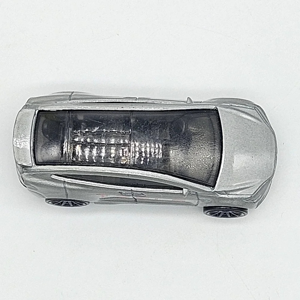 Hot Wheels *please note